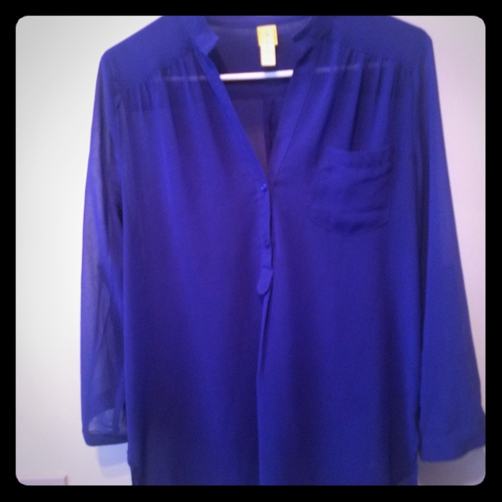 Navy blue top